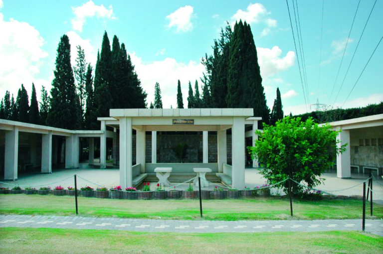 File Name : DSC_0027.JPG
File Size : 1.2MB (1234374 Bytes)
Date Taken : 2005/05/02 10:07:10
Image Size : 3008 x 2000 pixels
Resolution : 300 x 300 dpi
Bit Depth : 8 bits/channel
Protection Attribute : Off
Hide Attribute : Off
Camera ID : N/A
Camera : NIKON D70
Quality Mode : N/A
Metering Mode : Matrix
Exposure Mode : Unused
Speed Light : Yes
Focal Length : 18 mm
Shutter Speed : 1/500 second
Aperture : F9.0
Exposure Compensation : 0 EV
White Balance : N/A
Lens : N/A
Flash Sync Mode : N/A
Exposure Difference : N/A
Flexible Program : N/A
Sensitivity : N/A
Sharpening : N/A
Image Type : Color
Color Mode : N/A
Hue Adjustment : N/A
Saturation Control : N/A
Tone Compensation : N/A
Latitude(GPS) : N/A
Longitude(GPS) : N/A
Altitude(GPS) : N/A